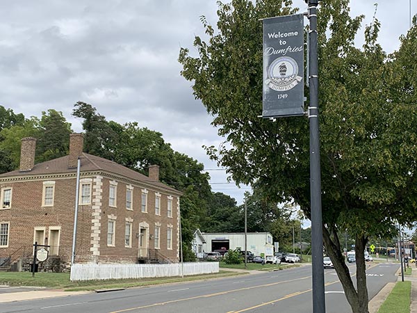 a street sign on the side of a road